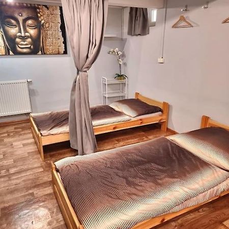 ברטיסלאבה Simple Apartment Near Hockey & Football Arena מראה חיצוני תמונה
